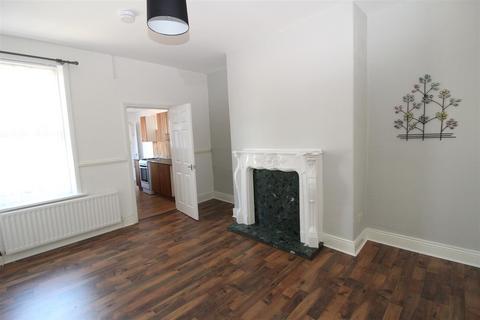 3 bedroom flat to rent, Elsdon Terrace, North Shields