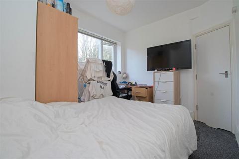 3 bedroom apartment to rent, Hillside Way, Brighton, BN2