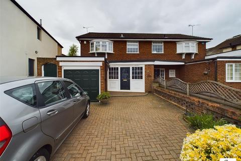 3 bedroom semi-detached house for sale, High View Road, London