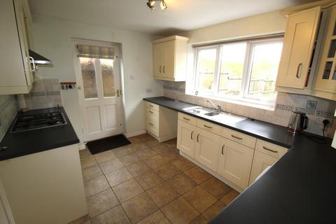 4 bedroom detached house to rent, Ripon Hall Avenue, Bury BL0