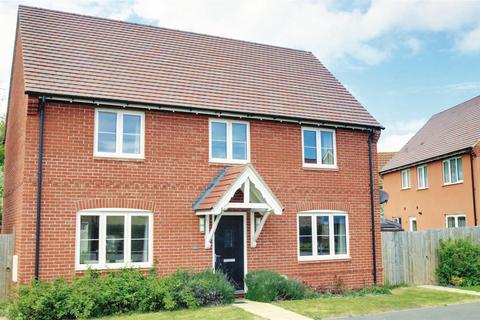 4 bedroom detached house to rent, Henderson Way, WITHAM