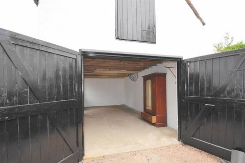 Garage to rent, Hadleigh Road, Essex SS9