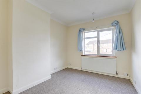 3 bedroom semi-detached house to rent, Coppice Road, Arnold NG5