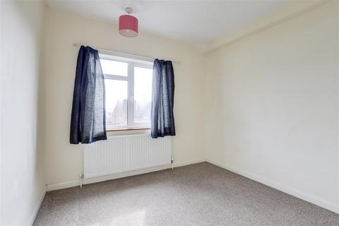 3 bedroom semi-detached house to rent, Coppice Road, Arnold NG5