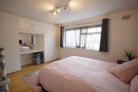 1 bedroom flat for sale, Neyland Court, Ruislip HA4