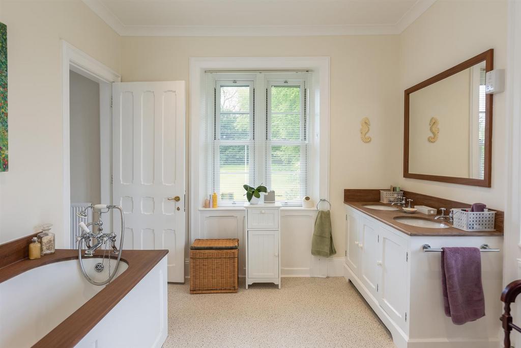Principal bedroom suite