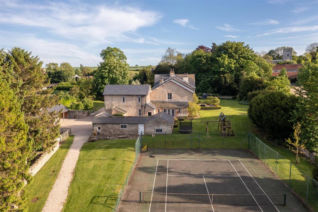 Tennis court &amp; house