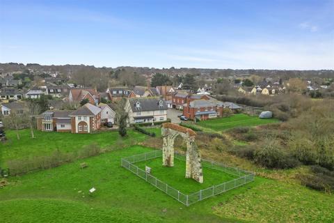 8 bedroom detached house for sale, Priors Field, Bicknacre