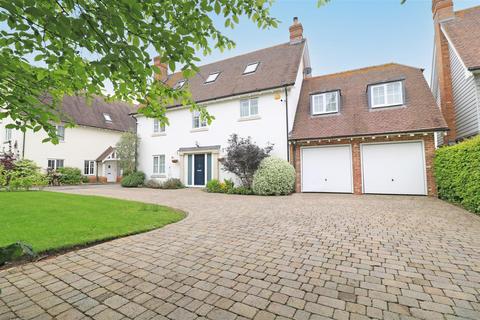 6 bedroom detached house for sale, Priors Field, Bicknacre