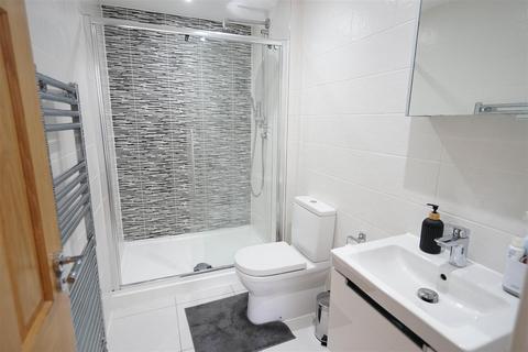 2 bedroom apartment for sale, Clevelands Drive, Heaton, Bolton