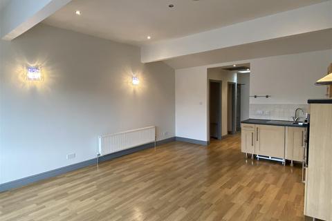 1 bedroom flat to rent, London Road, Hazel Grove, Stockport