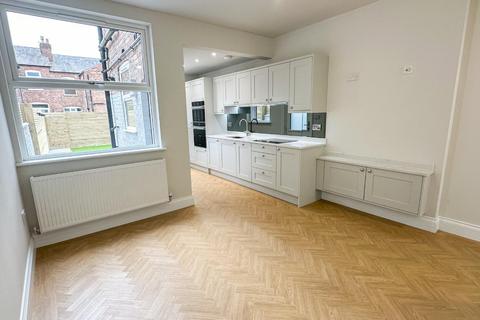 2 bedroom terraced house for sale, Hawthorn Road, Heaton Mersey, Stockport