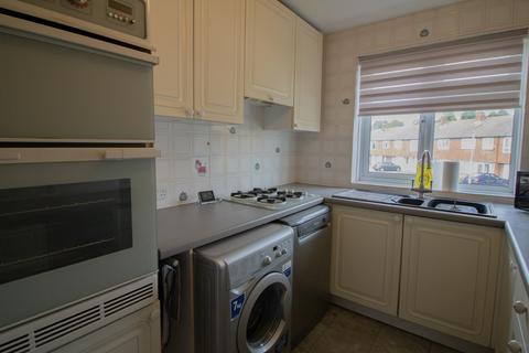 2 bedroom flat for sale, Downfield Road, Cheshunt EN8