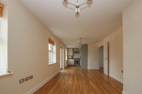 2 bedroom apartment to rent, St Helens Mews, Brentwood