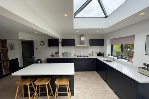 7 Broadmead, Wirral, CH60 1XH