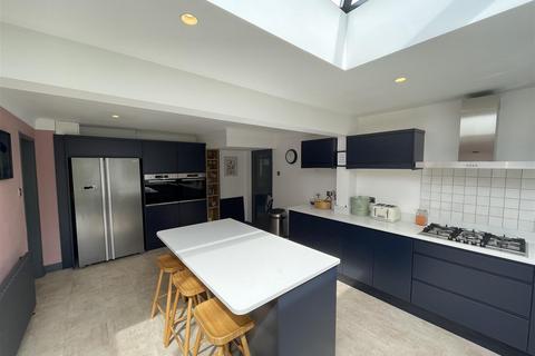 7 Broadmead, Wirral, CH60 1XH