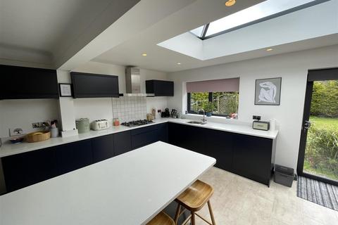 7 Broadmead, Wirral, CH60 1XH
