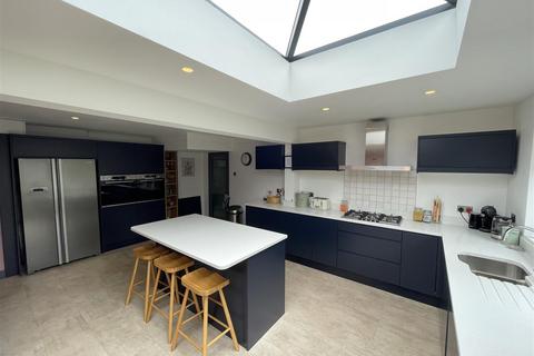 7 Broadmead, Wirral, CH60 1XH