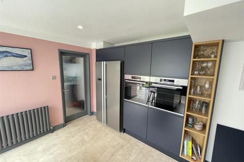 7 Broadmead, Wirral, CH60 1XH