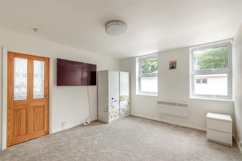 1 bedroom flat for sale, Sheraton House,Lower Road, Chorleywood WD3
