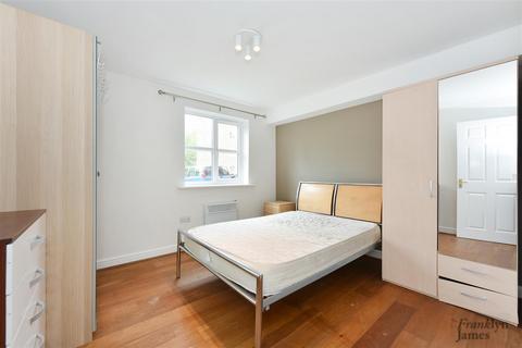2 bedroom apartment to rent, Otter Close, Stratford, E15
