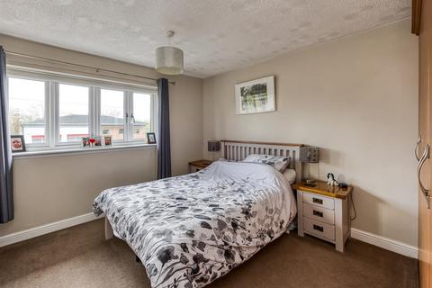 99 Giggetty Lane, Wombourne, Wolverhampton, WV5 0AY