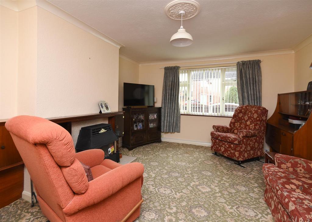 7 Dickinson Road - Living Room (2).jpg