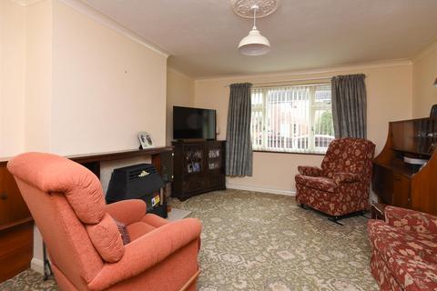 7 Dickinson Road, Wombourne, Wolverhampton, WV5 0NL