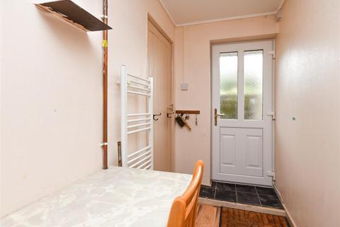 7 Dickinson Road, Wombourne, Wolverhampton, WV5 0NL