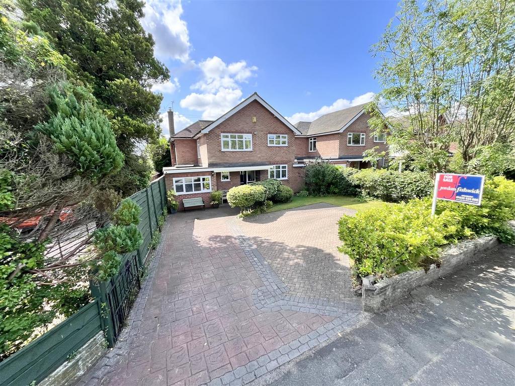 Knutsford Road, Alderley Edge 3 bed detached house for sale £715,000