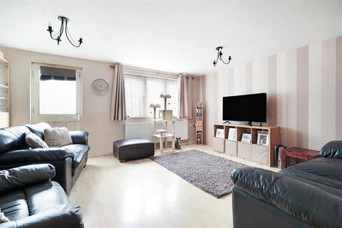 3 bedroom end of terrace house for sale, Miles Road, London N8