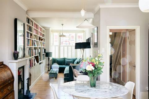 85 Riverview Grove, London, W4 3QP