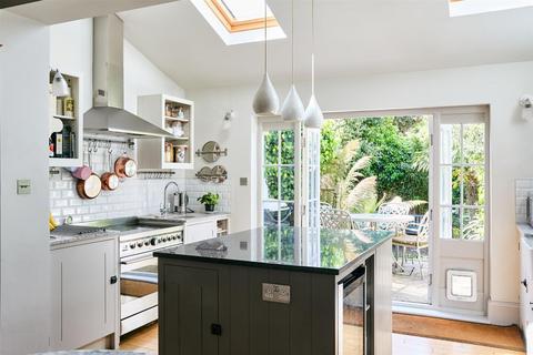 85 Riverview Grove, London, W4 3QP