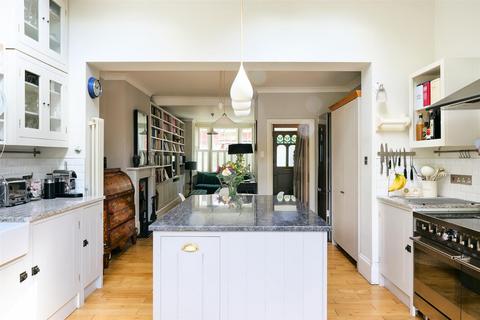 85 Riverview Grove, London, W4 3QP