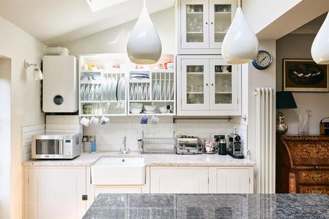 85 Riverview Grove, London, W4 3QP