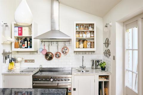 85 Riverview Grove, London, W4 3QP