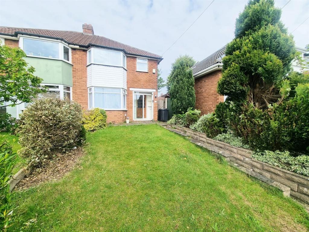 Lilac Avenue, Great Barr, Birmingham 3 bed semidetached house for sale