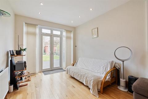 4 bedroom semi-detached house for sale, Langley Drive, Wanstead