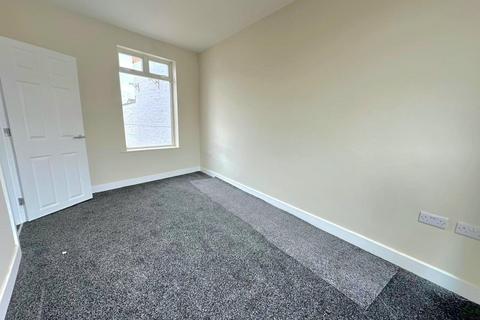 3 bedroom terraced house to rent, Boughton Green Road, Northampton NN2