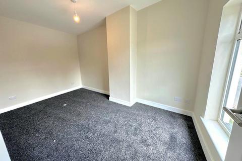 3 bedroom terraced house to rent, Boughton Green Road, Northampton NN2