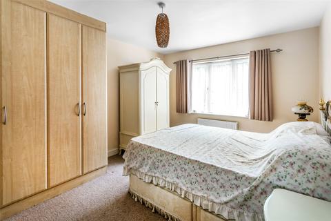 2 bedroom flat for sale, Hill View, Dorking, Surrey, RH4