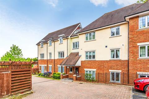 66 Hill View, Dorking, RH4 1SY