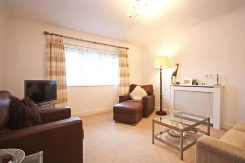 2 bedroom flat for sale, Nower Close West, Dorking, Surrey, RH4