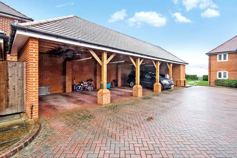 20 Nower Close West, Dorking, RH4 3DB