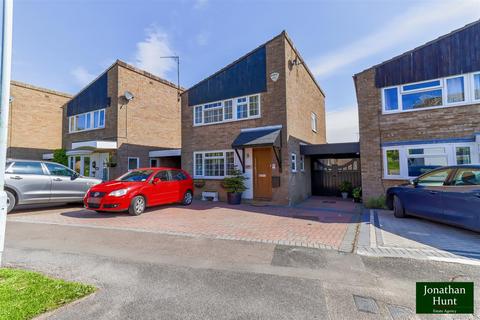 3 bedroom detached house for sale, Porters Close, Buntingford SG9