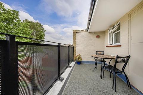 2 bedroom maisonette for sale, Wheatley Road, Isleworth