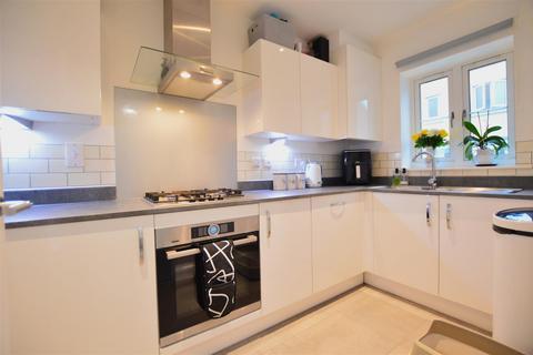 19 Boundary Drive, Wexham, Slough, SL2 4FQ