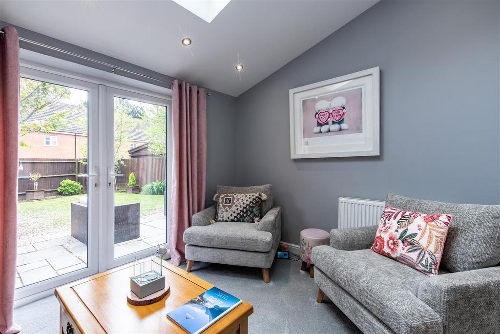 1 Jewitt Way-Hi-16.jpg
