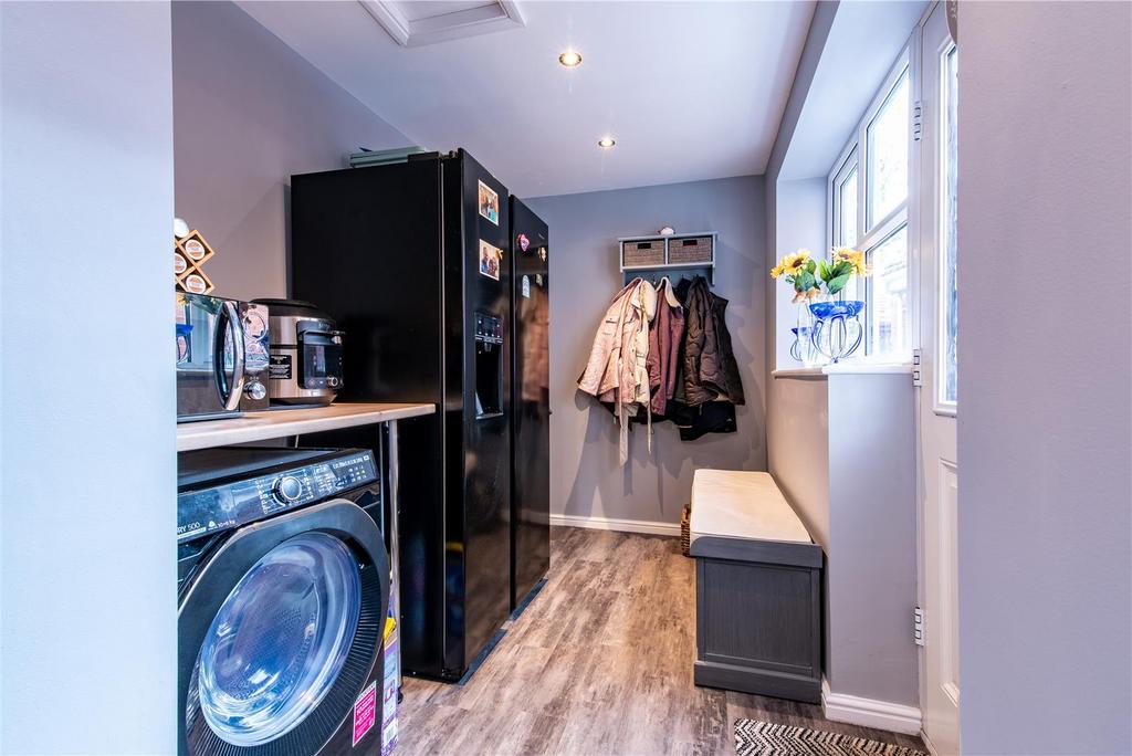 1 Jewitt Way-Hi-26.jpg