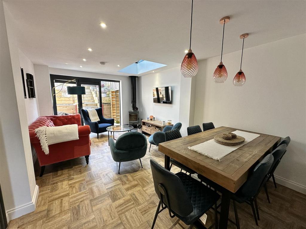 Fellows Road, Cowes 3 bed terraced house for sale £295,000